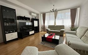 Spacious 3-Bedroom Condo Next To City Center